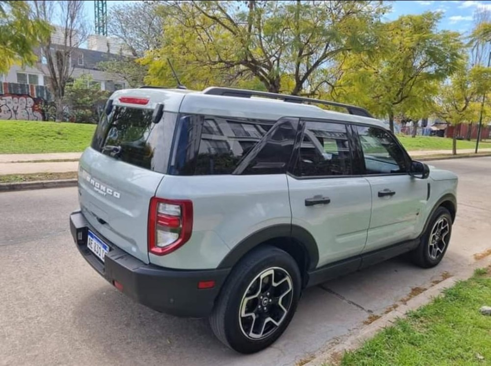 Ford Bronco — foto 2